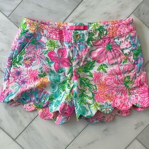 Lilly Pulitzer Buttercup Shorts size 2 scalloped hem